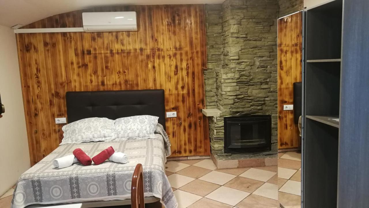 Hostal Escarla Aren ภายนอก รูปภาพ