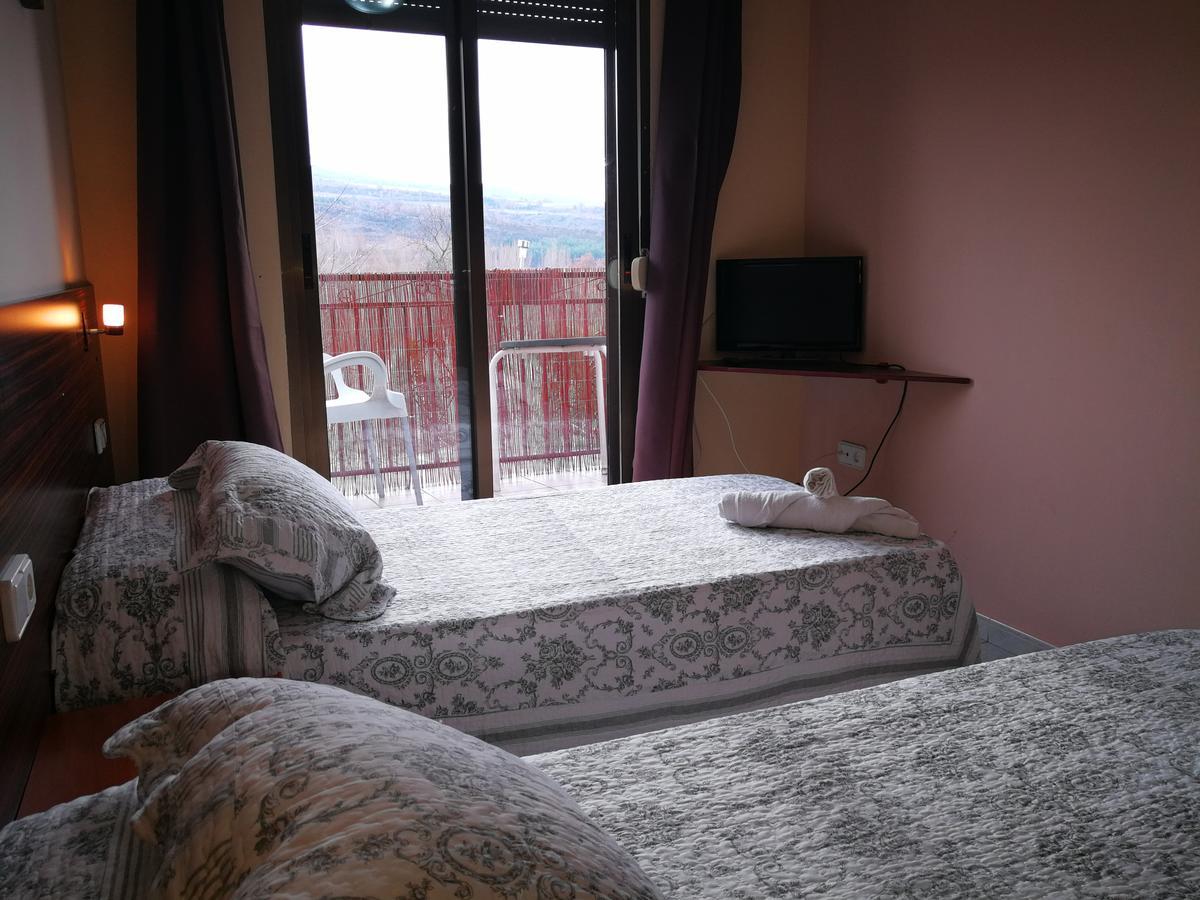 Hostal Escarla Aren ภายนอก รูปภาพ