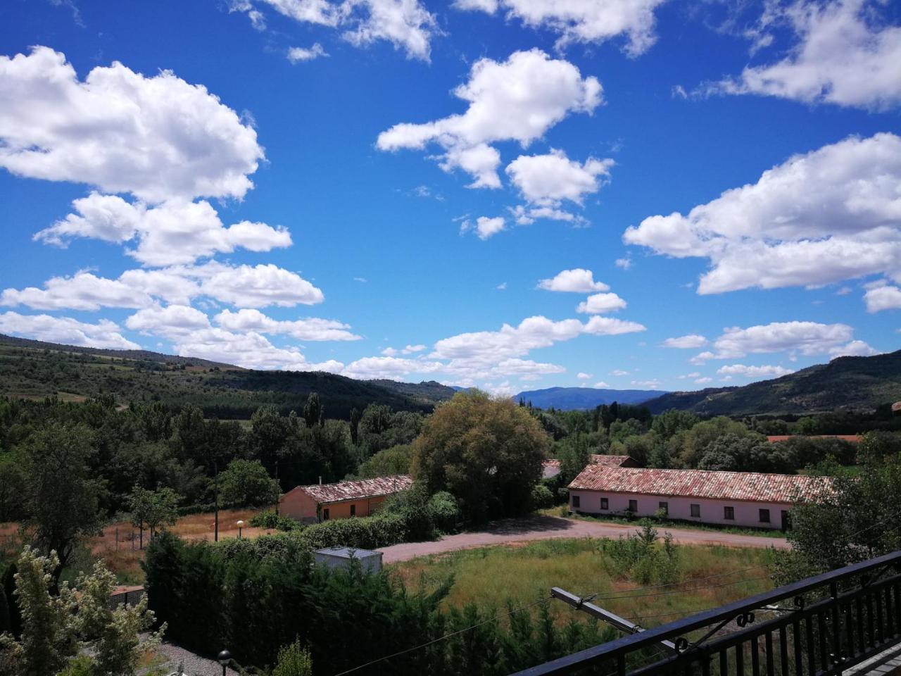 Hostal Escarla Aren ภายนอก รูปภาพ